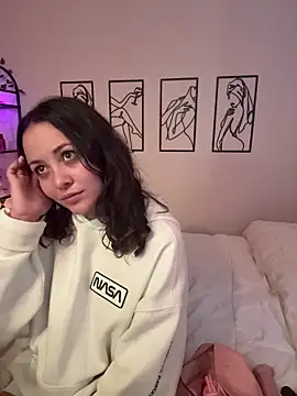 Megan Rodrigo online show from 24, 11, 2025