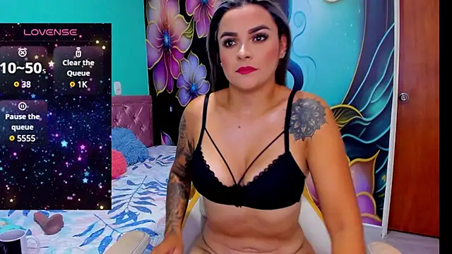 mia bigtits17 online show from 28, 12, 2024