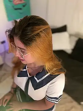 Amber Martins  online show from 7, 10, 2025