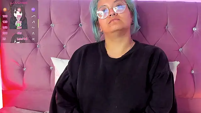 Snapshot of lucky-leah chatting on 18, 3, 2025 lucky-leah online show from 18, 3, 2025