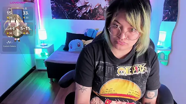 Snapshot of lucky-leah chatting on 4, 10, 2025 lucky-leah online show from 4, 10, 2025