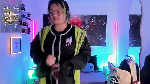 Snapshot of lucky-leah chatting on 29, 10, 2025 lucky-leah online show from 29, 10, 2025