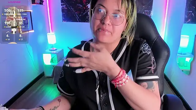 Snapshot of lucky-leah chatting on 13, 11, 2025 lucky-leah online show from 13, 11, 2025