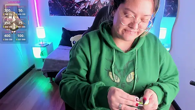 Snapshot of lucky-leah chatting on 18, 11, 2025 lucky-leah online show from 18, 11, 2025