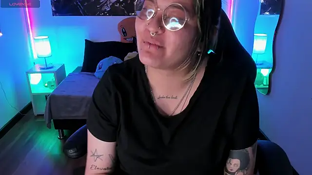 Snapshot of lucky-leah chatting on 29, 11, 2025 lucky-leah online show from 29, 11, 2025