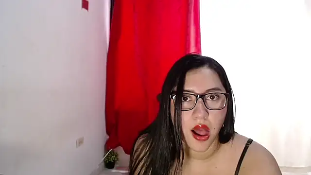 LuciaTomson online show from 1, 7, 2026