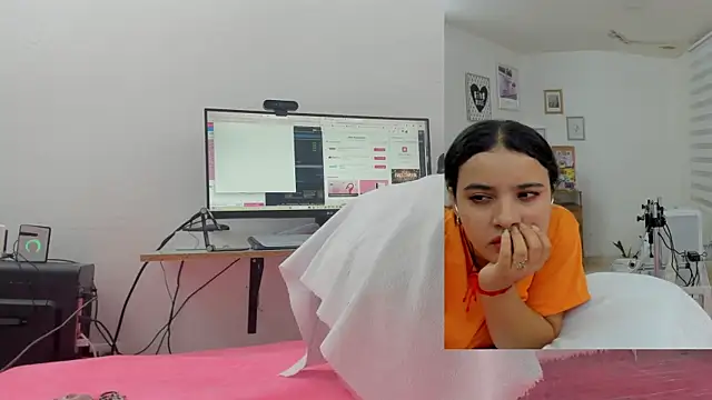 Daki Ume  online show from 2, 11, 2025