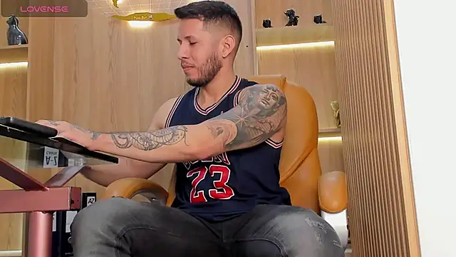 Snapshot of George_Diesell chatting on 17, 1, 2025 George Diesell online show from 17, 1, 2025