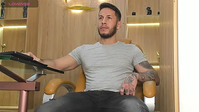 Snapshot of George_Diesell chatting on 20, 1, 2025 George Diesell online show from 20, 1, 2025