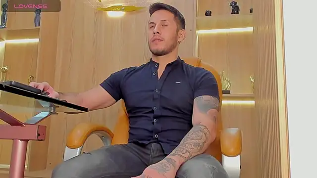 Snapshot of George_Diesell chatting on 25, 1, 2025 George Diesell online show from 25, 1, 2025