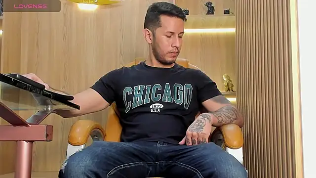 Snapshot of George_Diesell chatting on 27, 1, 2025 George Diesell online show from 27, 1, 2025