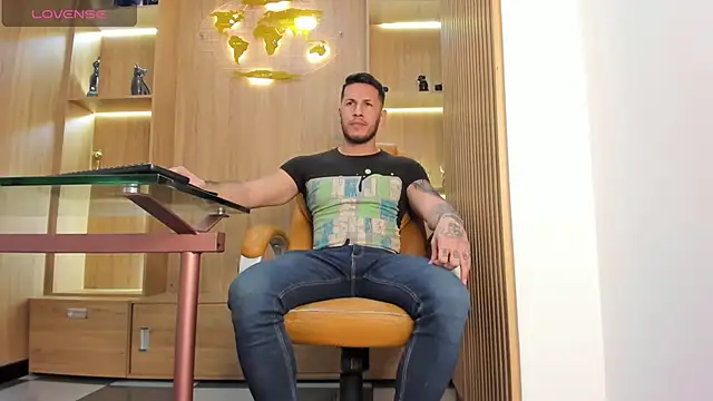 Snapshot of George_Diesell chatting on 1, 2, 2025 George Diesell online show from 1, 2, 2025