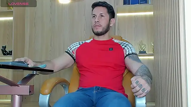 Snapshot of George_Diesell chatting on 7, 10, 2025 George Diesell online show from 7, 10, 2025