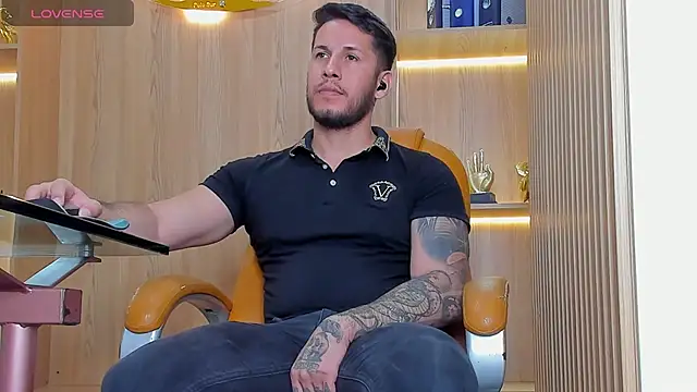 Snapshot of George_Diesell chatting on 25, 10, 2025 George Diesell online show from 25, 10, 2025