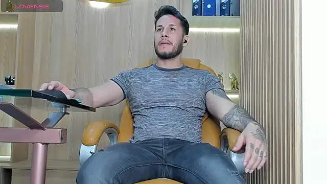 Snapshot of George_Diesell chatting on 9, 11, 2025 George Diesell online show from 9, 11, 2025