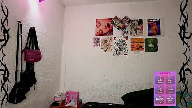 Snapshot of angelsdustxxx chatting on 21, 12, 2024 angelsdustxxx online show from 21, 12, 2024