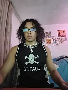 Snapshot of angelsdustxxx chatting on 21, 10, 2025 angelsdustxxx online show from 21, 10, 2025