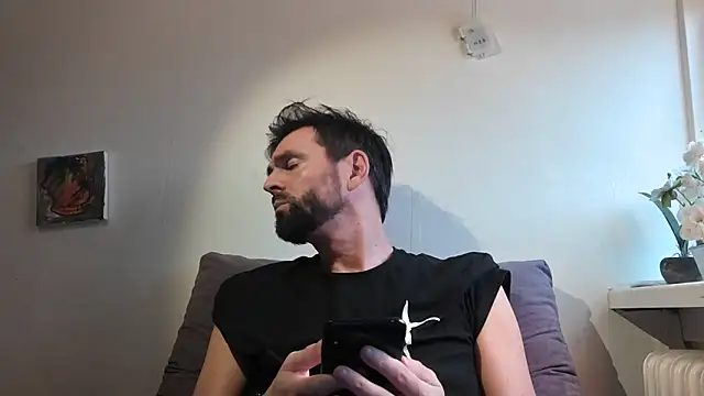 Snapshot of TB1977DK chatting on 19, 12, 2025 TB1977DK online show from 19, 12, 2025