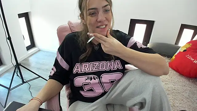 Dyana Kaylinn online show from 6, 3, 2026