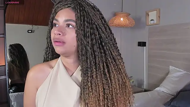 nayah   online show from 11, 4, 2026