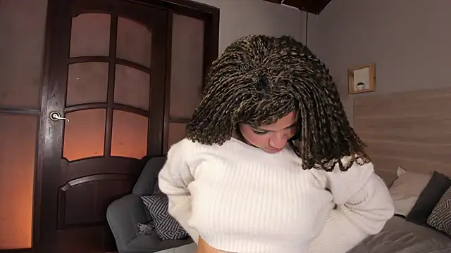 nayah   online show from 23, 4, 2026