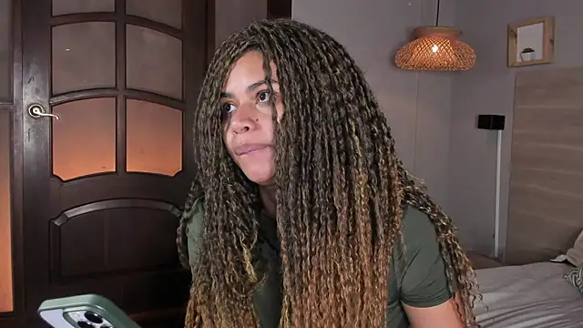 nayah   online show from 27, 4, 2026