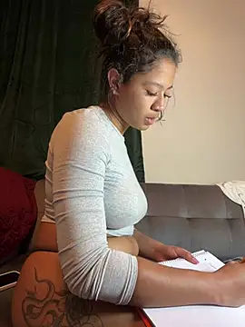 Snapshot of VanessaBling chatting on 21, 2, 2025 VanessaBling online show from 21, 2, 2025