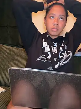 Snapshot of VanessaBling chatting on 30, 10, 2025 VanessaBling online show from 30, 10, 2025