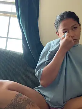 Snapshot of VanessaBling chatting on 2, 11, 2025 VanessaBling online show from 2, 11, 2025