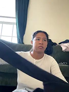 Snapshot of VanessaBling chatting on 10, 11, 2025 VanessaBling online show from 10, 11, 2025