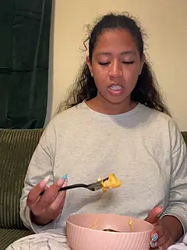 Snapshot of VanessaBling chatting on 8, 3, 2026 VanessaBling online show from 8, 3, 2026