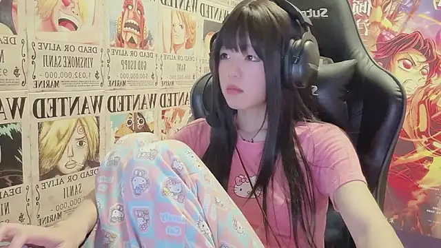 Snapshot of SNAKEgirlQAQ chatting on 1, 6, 2026 SNAKEgirlQAQ online show from 1, 6, 2026