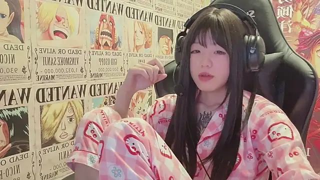 Snapshot of SNAKEgirlQAQ chatting on 5, 6, 2026 SNAKEgirlQAQ online show from 5, 6, 2026