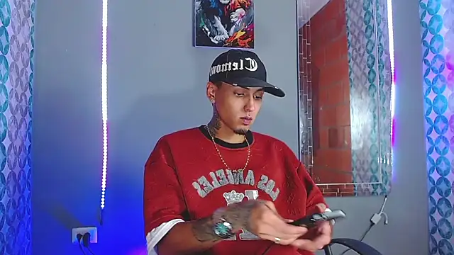 Liam lee online show from 12, 4, 2026