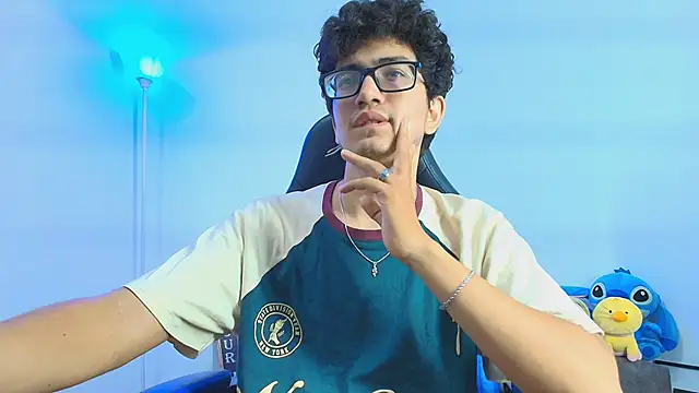 TylerWhite  online show from 2, 10, 2025