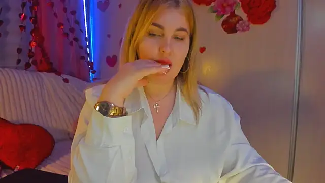 CoraSwon online show from 21, 2, 2025