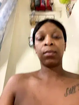 Snapshot of KLoveeee chatting on 18, 11, 2025 KLoveeee online show from 18, 11, 2025