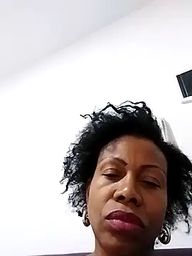 Snapshot of littlebrunett chatting on 6, 12, 2024 littlebrunett online show from 6, 12, 2024