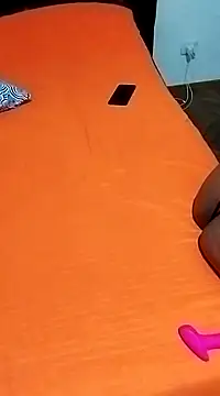 Snapshot of littlebrunett chatting on 5, 2, 2025 littlebrunett online show from 5, 2, 2025