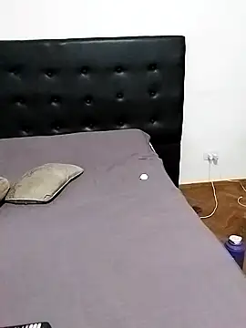 Snapshot of littlebrunett chatting on 23, 2, 2025 littlebrunett online show from 23, 2, 2025