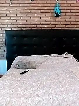 Snapshot of littlebrunett chatting on 30, 9, 2025 littlebrunett online show from 30, 9, 2025