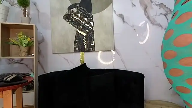 GianellaCox  online show from 12, 11, 2025