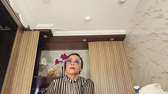 AmberNix online show from 22, 4, 2026