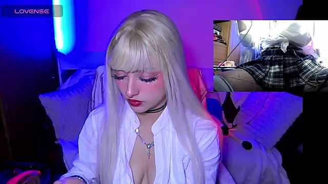 HollyDominic online show from 6, 11, 2025