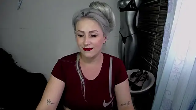 Snapshot of Emma_Rizzoo chatting on 5, 5, 2026 Emma Rizzoo online show from 5, 5, 2026