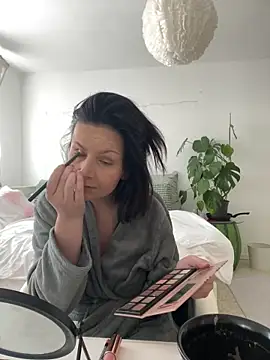 Off  Melonenmandy online show from 22, 3, 2025