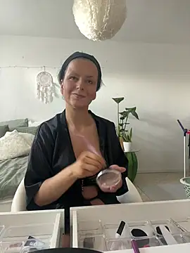 Snapshot of Off__Melonenmandy chatting on 28, 2, 2026 Off Melonenmandy online show from 28, 2, 2026