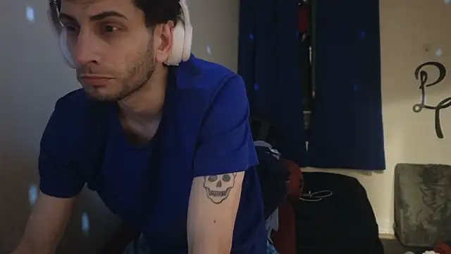 pantslesstraveler plt online show from 25, 2, 2025