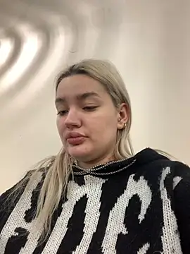 Sextazy online show from 1, 2, 2025