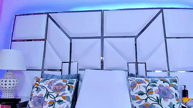 RileySweett online show from 14, 2, 2025